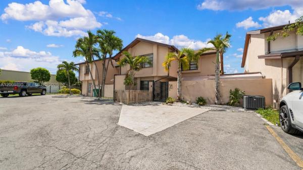 8186 NW 98th Ln #123, Hialeah Gardens, Florida 33016, image 1