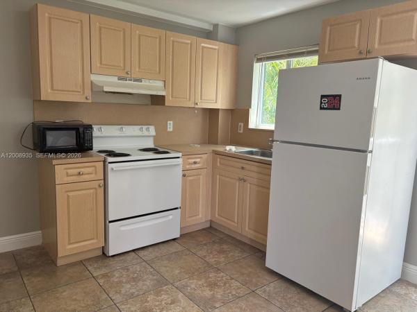 Brickell Riverview, 948 SW 3rd St #204, Miami, Florida 33130, image 2