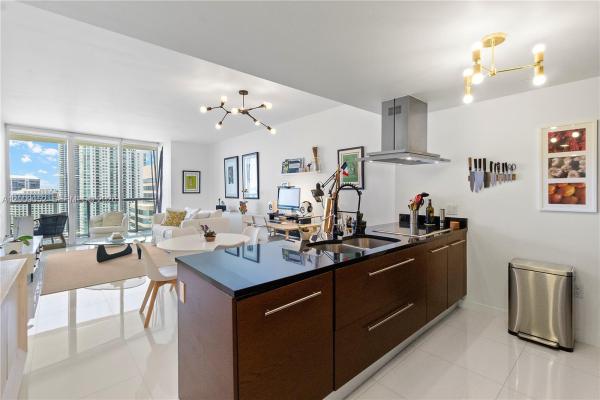 Icon Brickell Tower 2, 495 Brickell Ave #4009, Miami, Florida 33131, image 1