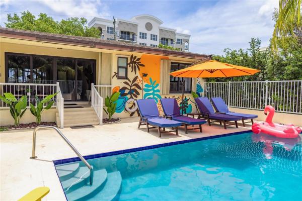 Poinsettia Gardens, 155 SE 19th Ave, Deerfield Beach, Florida 33441, image 2