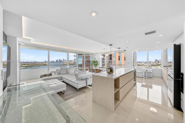 South Pointe Towers, 400 S Pointe Dr #2009, Miami Beach, Florida 33139, image 1