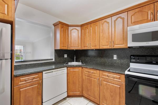 8101 Camino Real #C-401, Unincorporated Dade County, Florida 33143, image 1