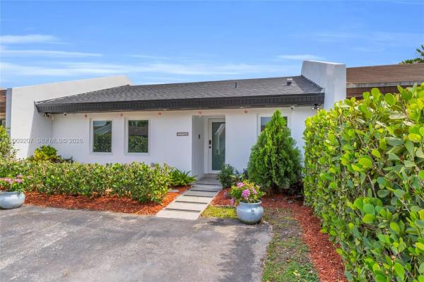 13756 SW 54th Ter, Unincorporated Dade County, Florida 33175, image 1