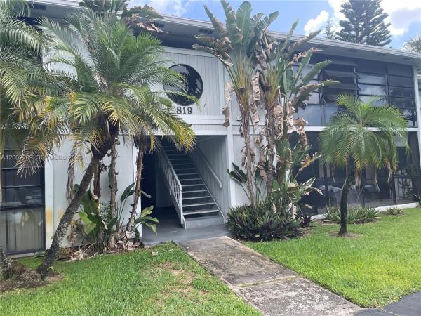819 NE 199th St #6-205, Unincorporated Dade County, Florida 33179, image 3