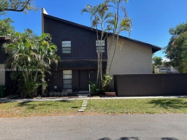 Bayberry Lakes, 1761 Bayberry Dr, Pembroke Pines, Florida 33024, image 1