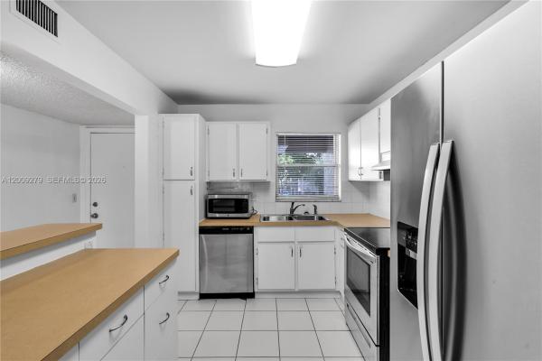 Alpine Woods, 8513 Old Country Mnr #415, Davie, Florida 33328, image 1