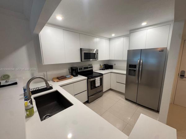 Roney Palace, 2301 Collins Ave #427, Miami Beach, Florida 33139, image 1