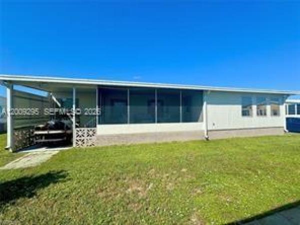 Oak Park Village Op, 10 Hay St, Alva, Florida 33920, image 2