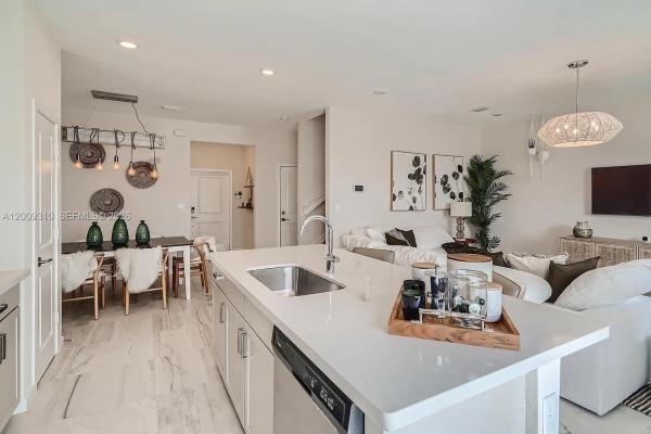 Marbella, 1676 SE 8th Ave, Homestead, Florida 33034, image 2