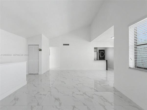 10010 NW 9th Street Cir #203, Unincorporated Dade County, Florida 33172, image 1