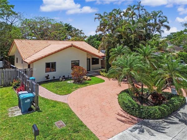 6714 N Waterway Dr, Unincorporated Dade County, Florida 33155, image 1