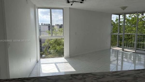6995 NW 186th St #E507, Hialeah, Florida 33015, image 2