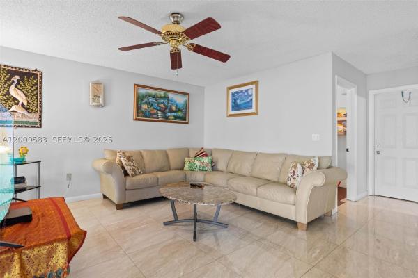 Lakeside Key, 1001 SW 100th Ter, Pembroke Pines, Florida 33025, image 2