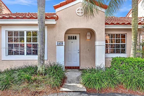 Village Homes At Country Isles, 1439 Springside Dr, Weston, Florida 33326, image 1