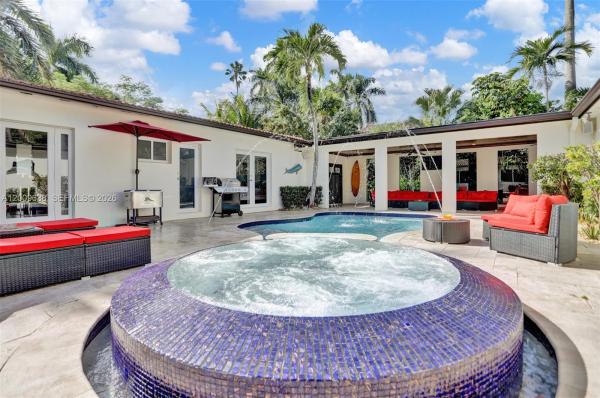 Hollywood Lakes, 1017 Tyler St, Hollywood, Florida 33019, image 2