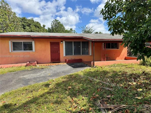 285 NE 165th St, Unincorporated Dade County, Florida 33162, image 1