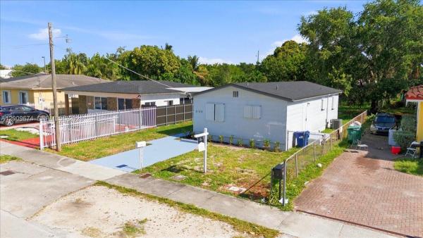 2129 NW 59th St, Unincorporated Dade County, Florida 33142, image 1