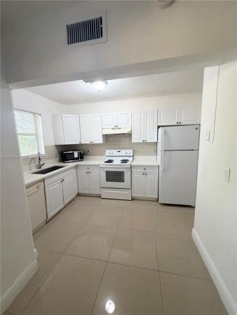 La Placida 1, 10762 La Placida Dr #7-308, Coral Springs, Florida 33065, image 2