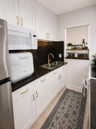 Douglas, 40 Salamanca Ave #8, Coral Gables, Florida 33134, image 1