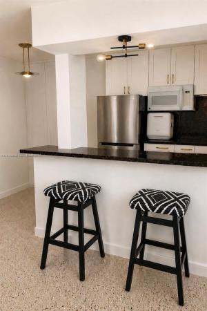 Douglas, 40 Salamanca Ave #8, Coral Gables, Florida 33134, image 2