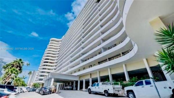 Oceanside Plaza, 5555 Collins Ave #7P, Miami Beach, Florida 33140, image 1