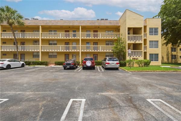 Bermuda Club, 5961 NW 61st Ave #111, Tamarac, Florida 33319, image 1