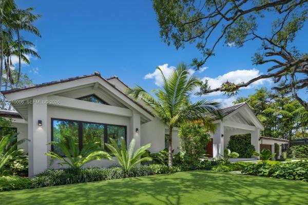Coral Gables Country Club, 4100 Pinta Ct, Coral Gables, Florida 33146, image 1