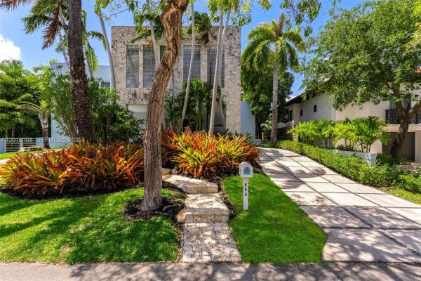 Biscayne Key Estates, 690 Warren Ln, Key Biscayne, Florida 33149, image 2