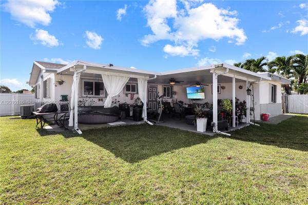 20211 SW 112th Pl, Unincorporated Dade County, Florida 33189, image 3