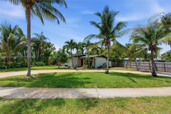 Lauderdale Villas, 1118 NW 16th St, Fort Lauderdale, Florida 33311, image 1