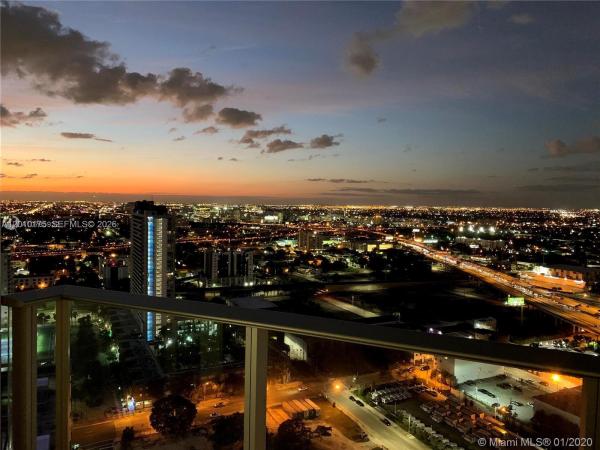 Paramount Miami Worldcenter, 851 NE 1st Ave #2700, Miami, Florida 33132, image 1