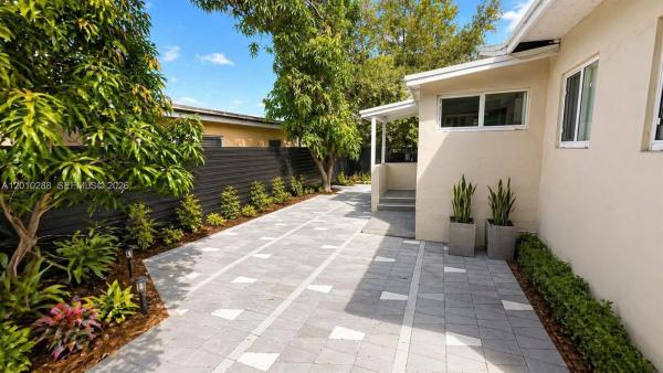Peters, 135 NW 68th St, Miami, Florida 33150, image 2