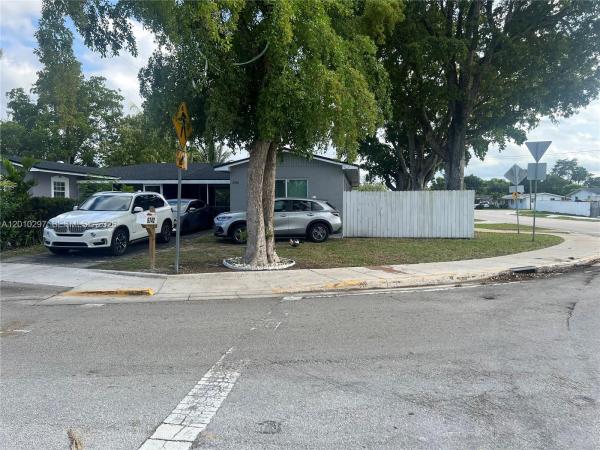 Broadview Country Club Estates, 6742 SW 18th Ct, North Lauderdale, Florida 33068, image 1