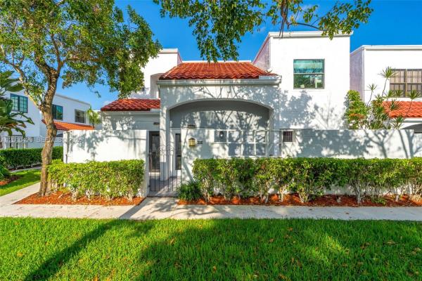 Mariner Village Townhouses, 20904 Leeward Ct #221-2, Aventura, Florida 33180, image 1