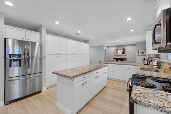 North Bay Island, 7711 Coquina Dr, North Bay Village, Florida 33141, image 1