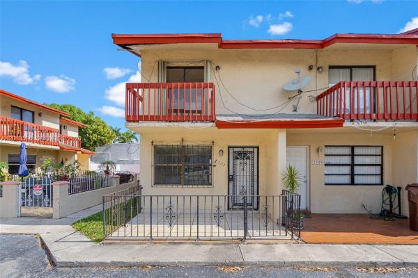 2331 W 66th Pl #201, Hialeah, Florida 33016, image 1
