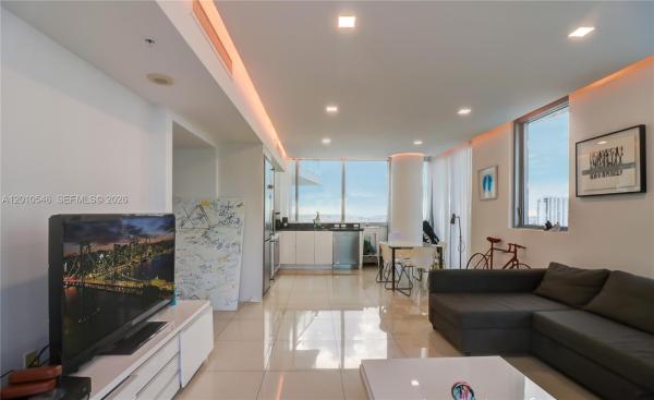 92 SW 3rd St #2410, Miami, Florida 33130, image 2