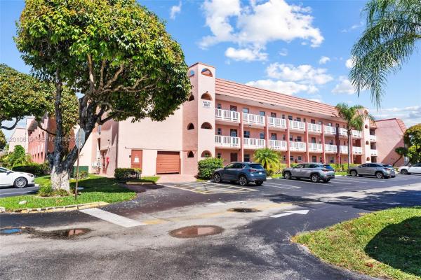 Sunrise Lakes 3, 9421 Sunrise Lakes Blvd #208, Sunrise, Florida 33322, image 1