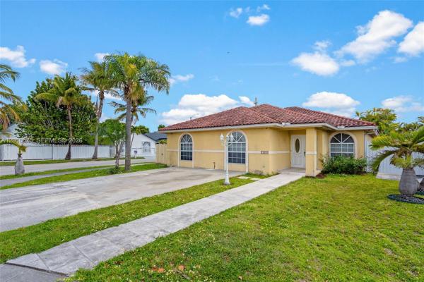 14300 SW 52nd St, Unincorporated Dade County, Florida 33175, image 3