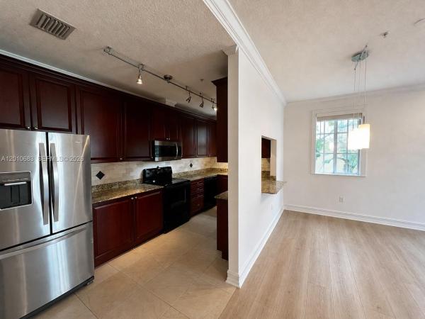Mendoza Village, 115 Mendoza Ave #202, Coral Gables, Florida 33134, image 1