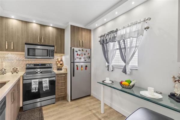 Somerset, 2850 Somerset Dr #410L, Lauderdale Lakes, Florida 33311, image 2