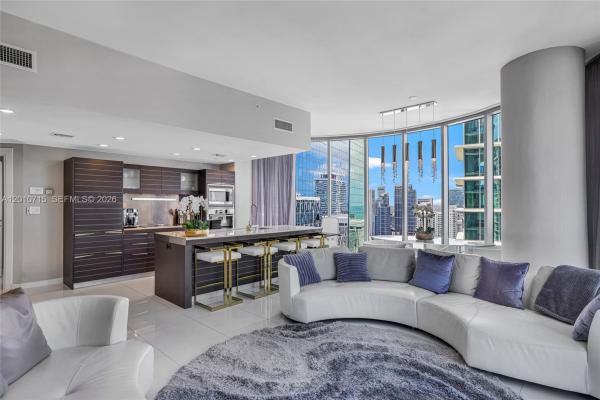Epic Hotel & Residences, 200 Biscayne Boulevard Way #4401, Miami, Florida 33131, image 2