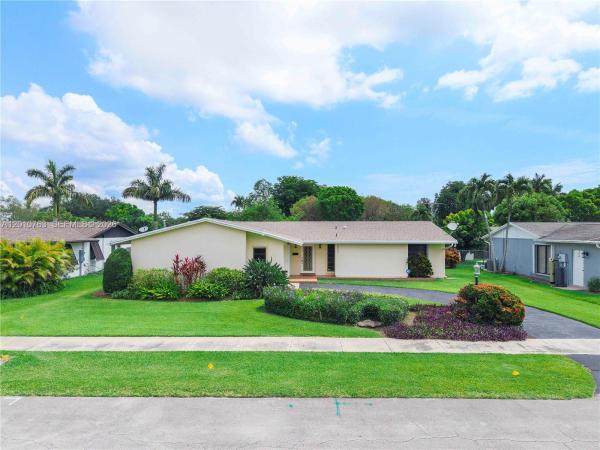 Bel Aire, 18535 SW 90th Ct, Cutler Bay, Florida 33157, image 2