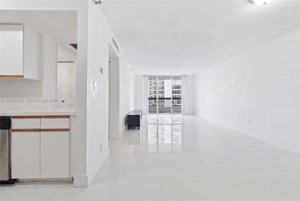 Mystic Pointe Tower 100, 19195 NE 36th Ct #604, Aventura, Florida 33180, image 2