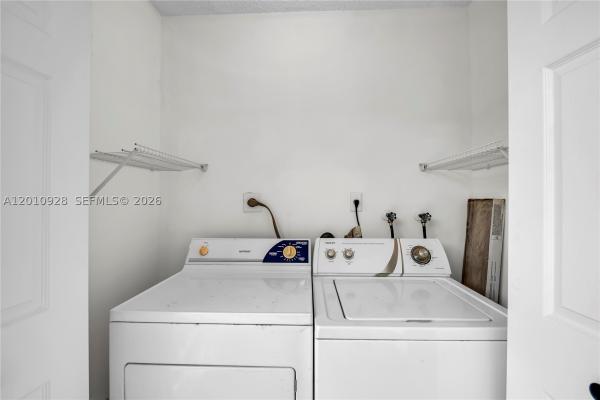 Las Vistas In Inverrary, 3571 Inverrary Dr #202, Lauderhill, Florida 33319, image 1
