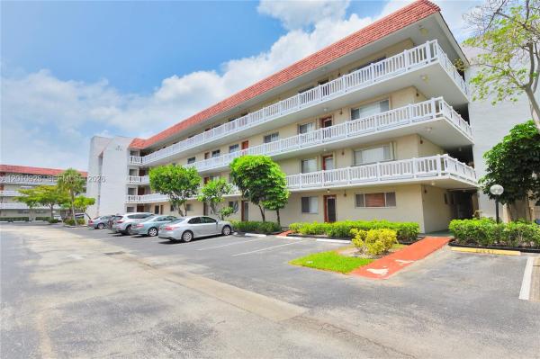 Las Vistas In Inverrary, 3571 Inverrary Dr #202, Lauderhill, Florida 33319, image 1