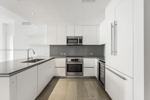 Reach Brickell City Centre, 68 SE 6th St #2304, Miami, Florida 33131, image 2