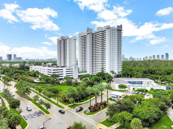 One Fifty One At Biscayne, 15051 Royal Oaks Ln #1605, North Miami, Florida 33181, image 1
