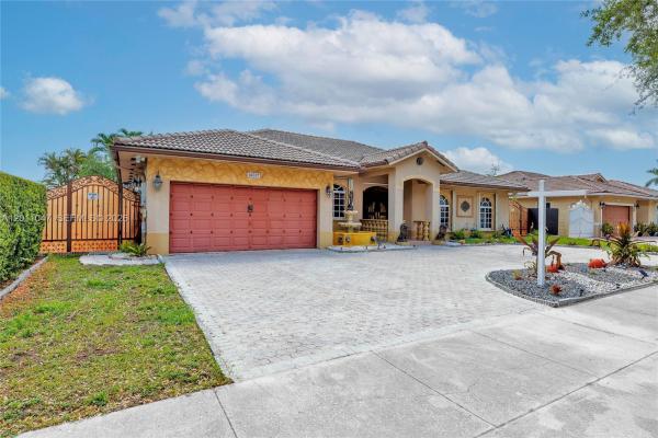Royal Lake Estates, 16037 NW 77th Pl, Miami Lakes, Florida 33016, image 1