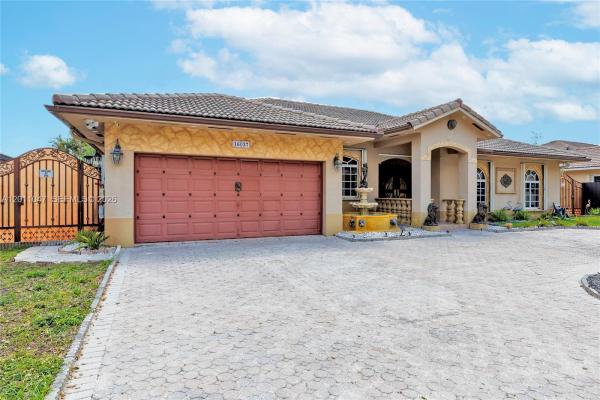 Royal Lake Estates, 16037 NW 77th Pl, Miami Lakes, Florida 33016, image 2
